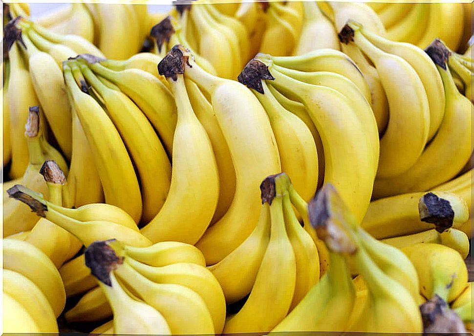 Bananas or bananas with tyrosine to improve reaction time.