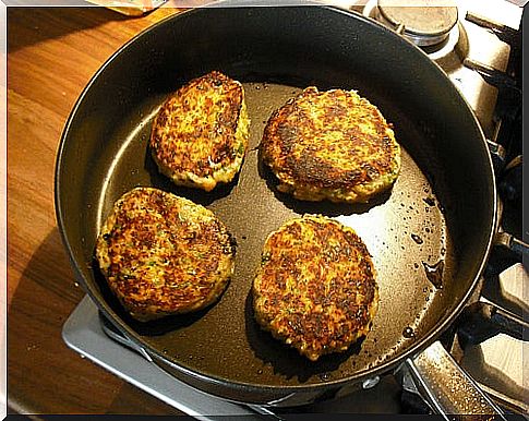 Cooking-vegan-burgers